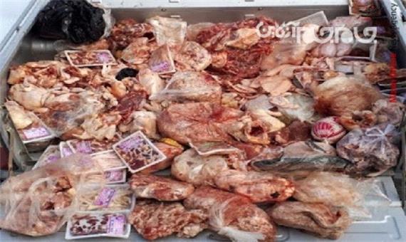 کشف و ضبط 4 تن فرآورده‌های گوشتی فاسد در اردبیل