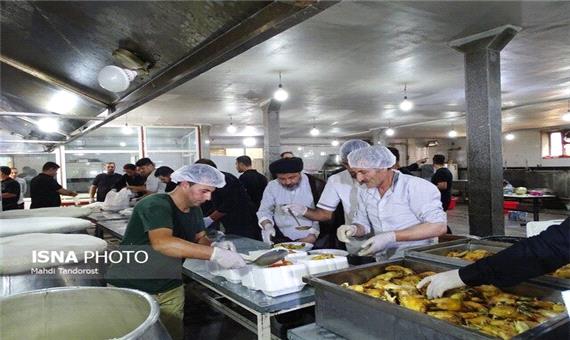توزیع 2500 پرس غذای گرم نذری در ماکو