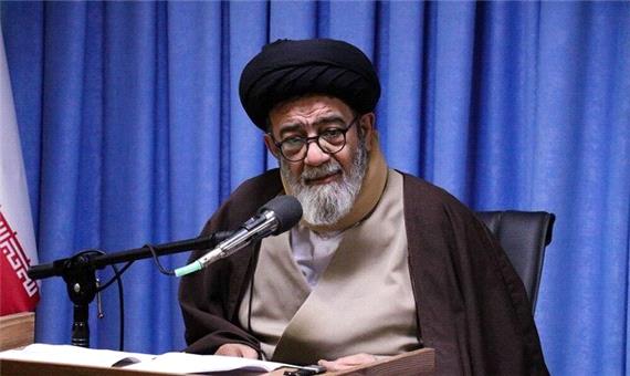 امامان جماعت زمینه حضور افراد مختلف را در مساجد فراهم کنند