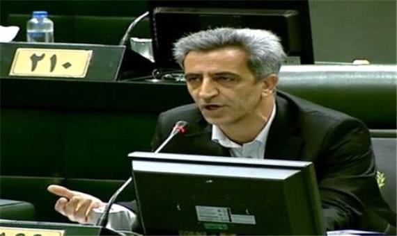 نماینده مجلس: مسئولان در کوچه و بازار قیمت اجناس را بگیرند تا بفهمند حقوق‌ها برای امرار معاش کافیست یا نه