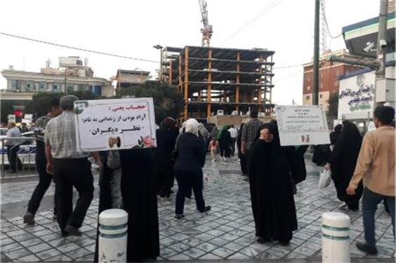 تلاش رادیکال برای احیای یک دوقطبی؛ گروه‌های «آمران به معروف» از مقابل دَرِ مجلس پراکنده شدند، حالا از پنجره آمده‌اند