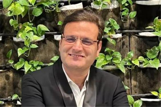 عبدالله مومنی به طور موقت آزاد شد