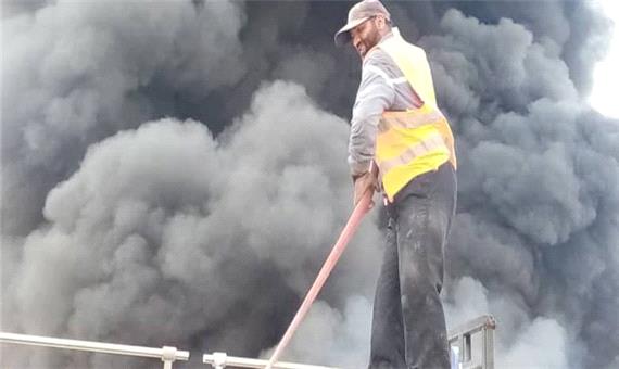 مهار آتش‌سوزی مهیب استخر قیر در جاده سرچم اردبیل