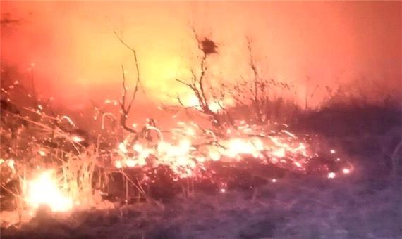 علت آتش سوزی تالاب درگه سنگی نقده در دست بررسی است