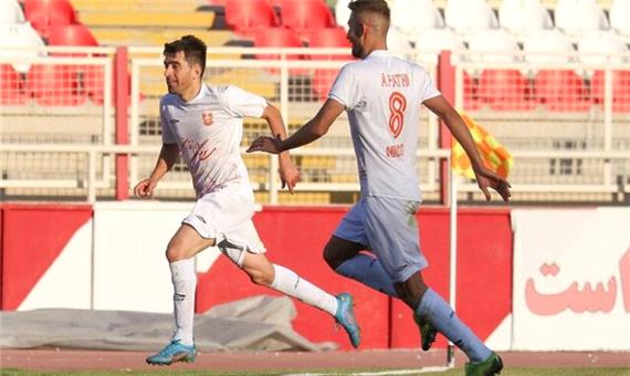 پیروزی دراماتیک مسی‌ها در خانه/ فوتبالیست های نارنجی‌پوش صدرنشین شدند