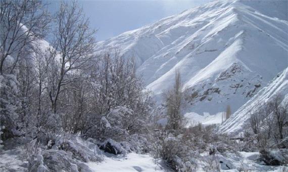 چشم اندازی به طبیعت زمستانی ارتفاعات کوه آزنا + فیلم
