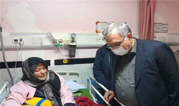 عیادت وزیر بهداشت از مصدومان زلزله خوی/ بازدید از خسارت زلزله به بیمارستان‌ها