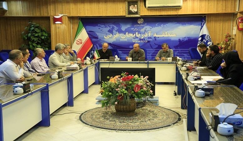 بررسی روند اجرای طرح فیبر نوری در ارومیه