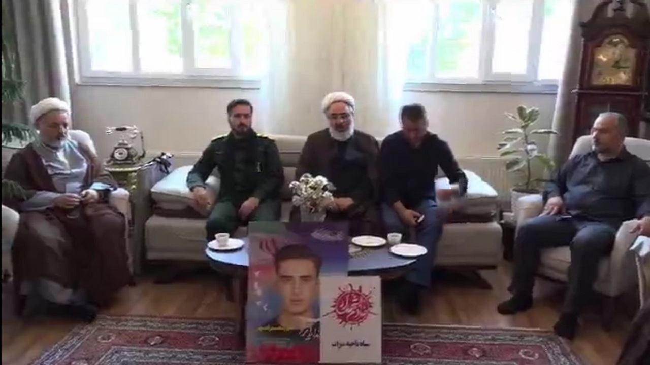 دیدار مسئول دفتر نمایندگی ولی فقیه در سپاه عاشورا با خانواده شهید راد مهر