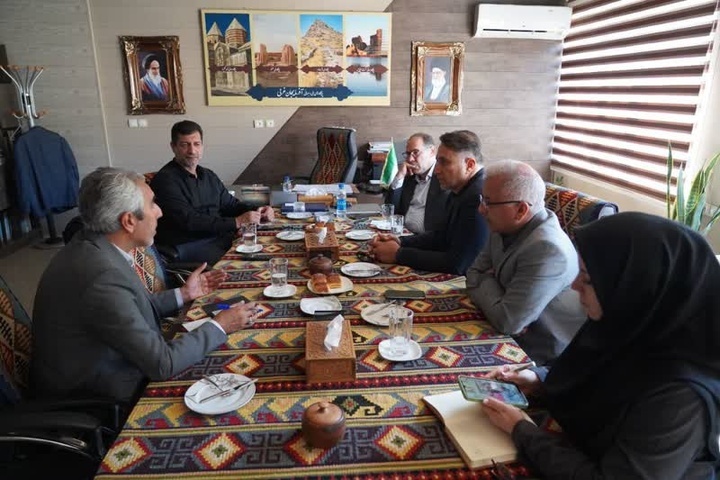 پیام آذری