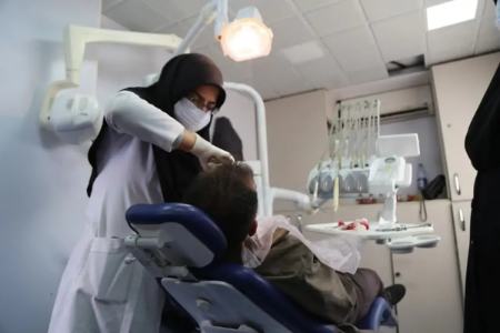 کشیدن دندان تنها راه ارزان برای فقرا | حدود ۴۰ درصد از ایرانیان تا دردشان تحمل ناپذیر نشود به دندان پزشک مراجعه نمی‌کنند