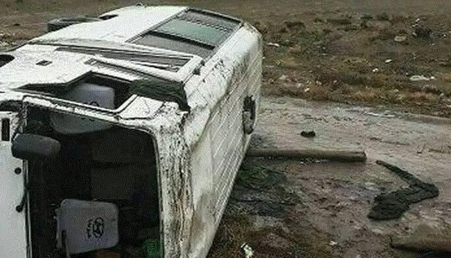 مصدومیت ۶ تن در واژگونی ون معدن در جاده زره‌شوران تکاب