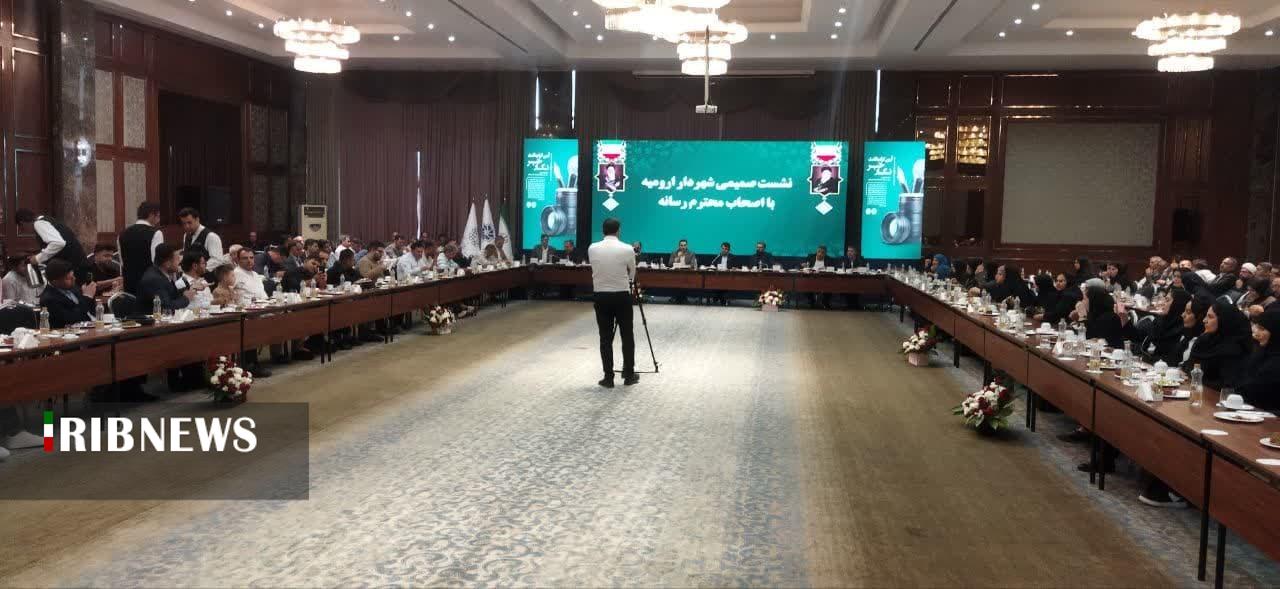 پیام آذری