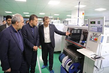 بازدید معاون علمی رئیس جمهور از گروه صنعتی در تبریز