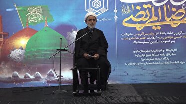 مسئولان درس‌های علمی و مدیریتی امام رضا (ع) را الگو قرار دهند