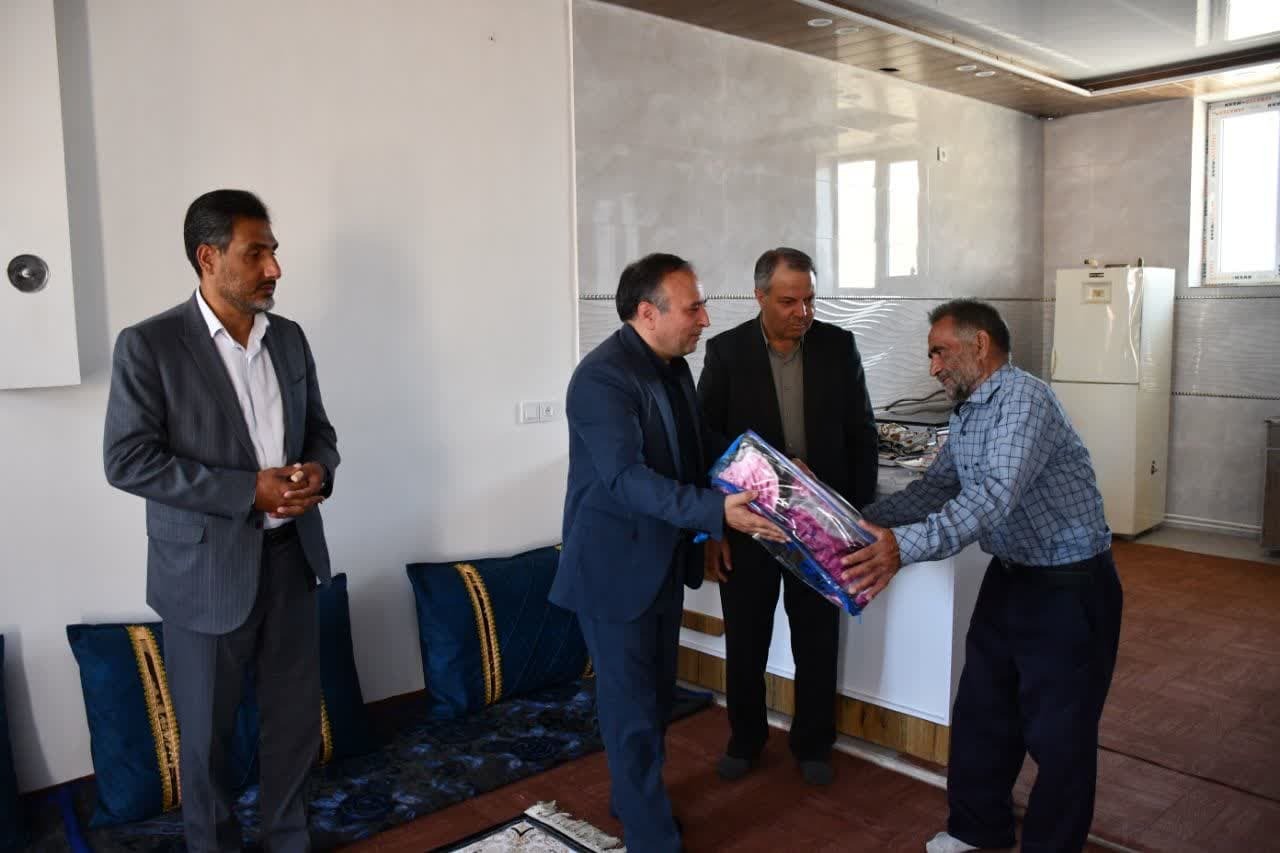 پیام آذری