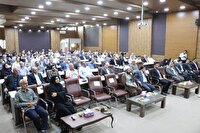 تجلیل از مدیران و کارمندان نمونه در جلسه شورای اداری خوی