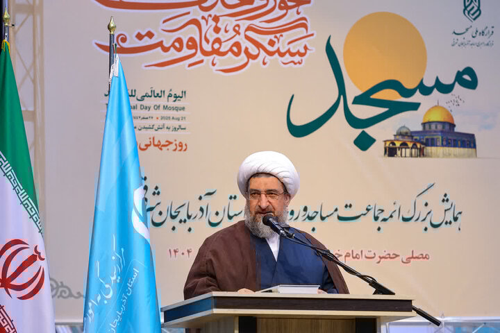 امام جمعه تبریز: مسجد باید قلب تپنده محله باشد