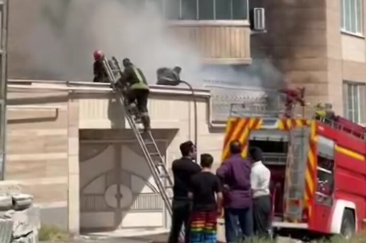 آنش سوزی ساختمان در فلکه رودکی ولیعصر تبریز