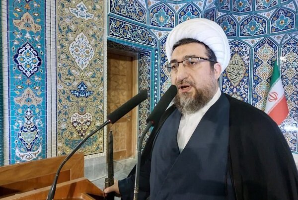 ما هیچگاه با تهدیدهای دشمنان عقب نشینی نمی‌کنیم