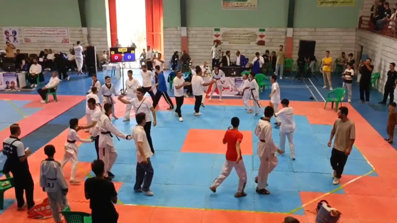 پیام آذری