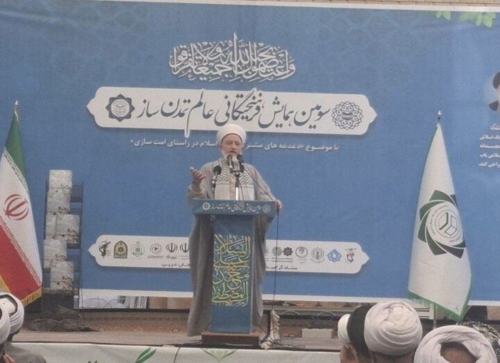 وحدت مسلمانان می‌تواند سد محکمی در برابر ظلم باشد