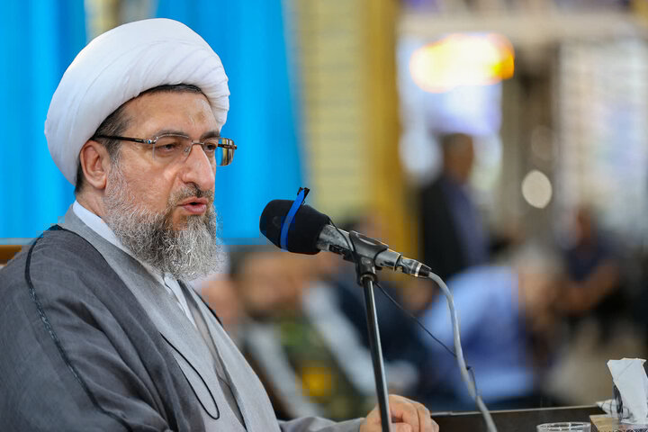 تأکید امام جمعه تبریز بر تقویت تولید برای مقابله با جنگ اقتصادی