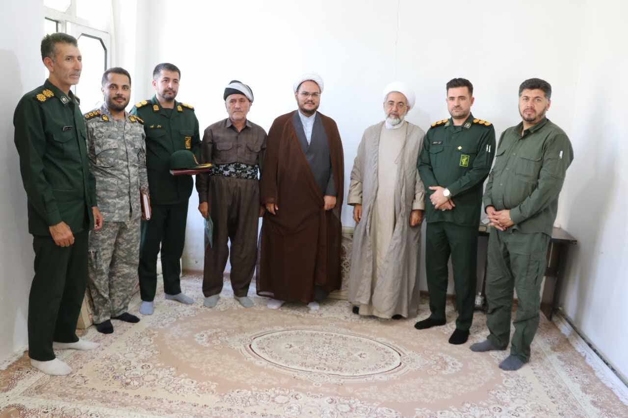 تجلیل از خانواده شهدای روحانی شهرستان پیرانشهر
