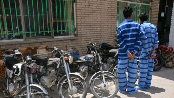 دستگیری سارقان موتورسیکلت و کشف ۳۰ فقره سرقت در تبریز