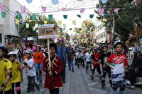 شادپیمایی هنرمندان در جشنواره موسیقی شمس و مولانا در خوی