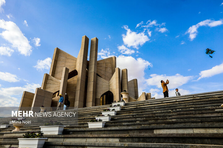 وضعیت مقبره الشعرا در شان استاد شهریار نیست