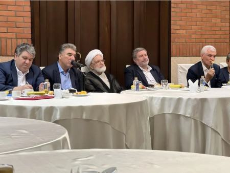 حضور مهدی کروبی در جلسه شورای مرکزی حزب اعتماد ملی بعد از ۱۶ سال