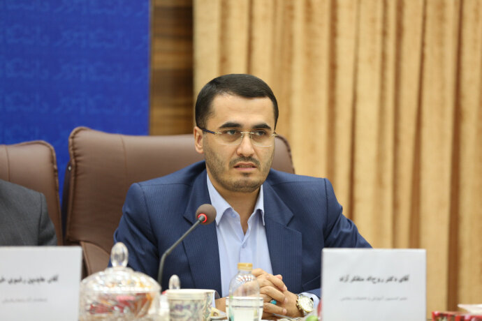 شهریار با اشعارش، هویت فرهنگی ایران را زنده نگه داشته است