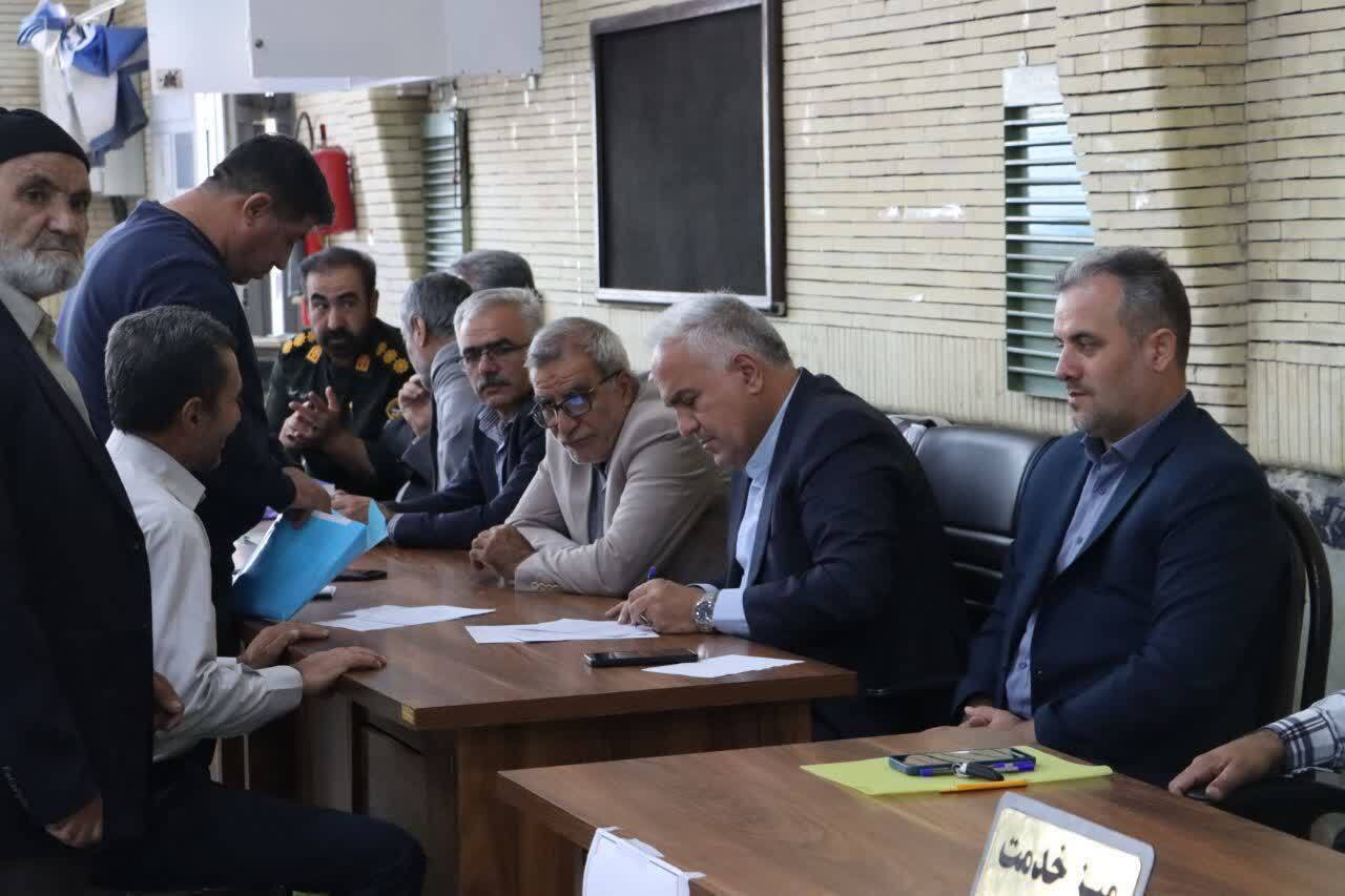 برپایی میز خدمت در مصلای نماز جمعه خوی