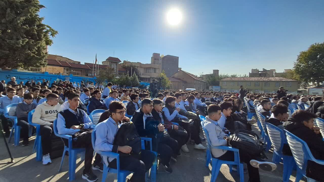 پیام آذری