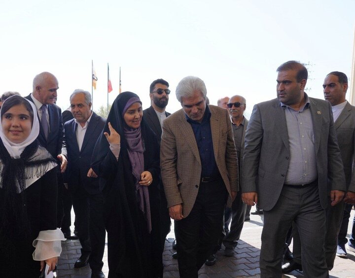 وزیر راه و شهرسازی و معاون نخست وزیر جمهوری آذربایجان وارد جلفا شدند