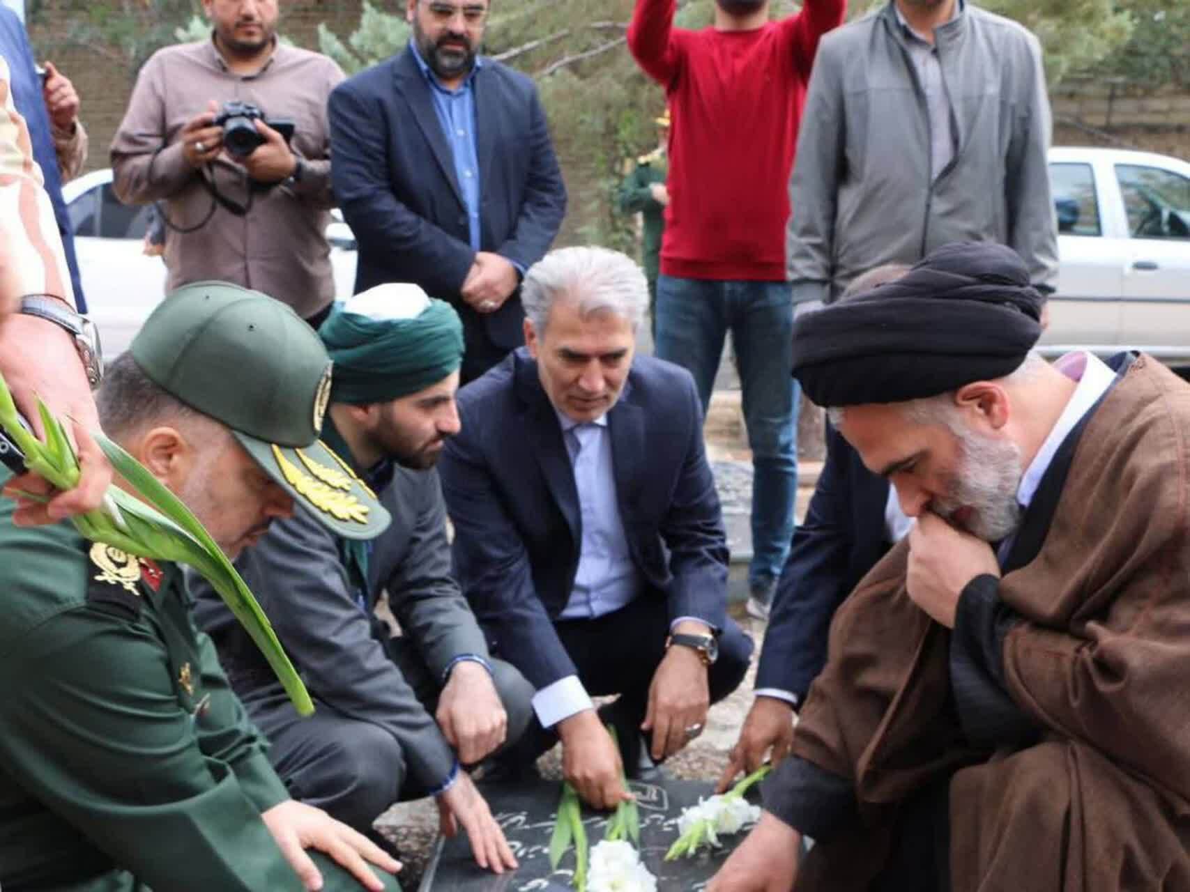 پیام آذری