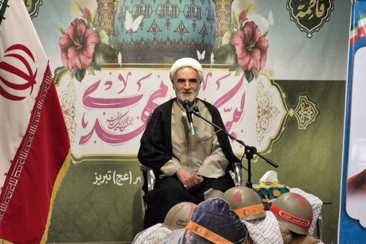 احمدی: دفاع مقدس، دانشگاه پرورش ایمان و معنویت بود