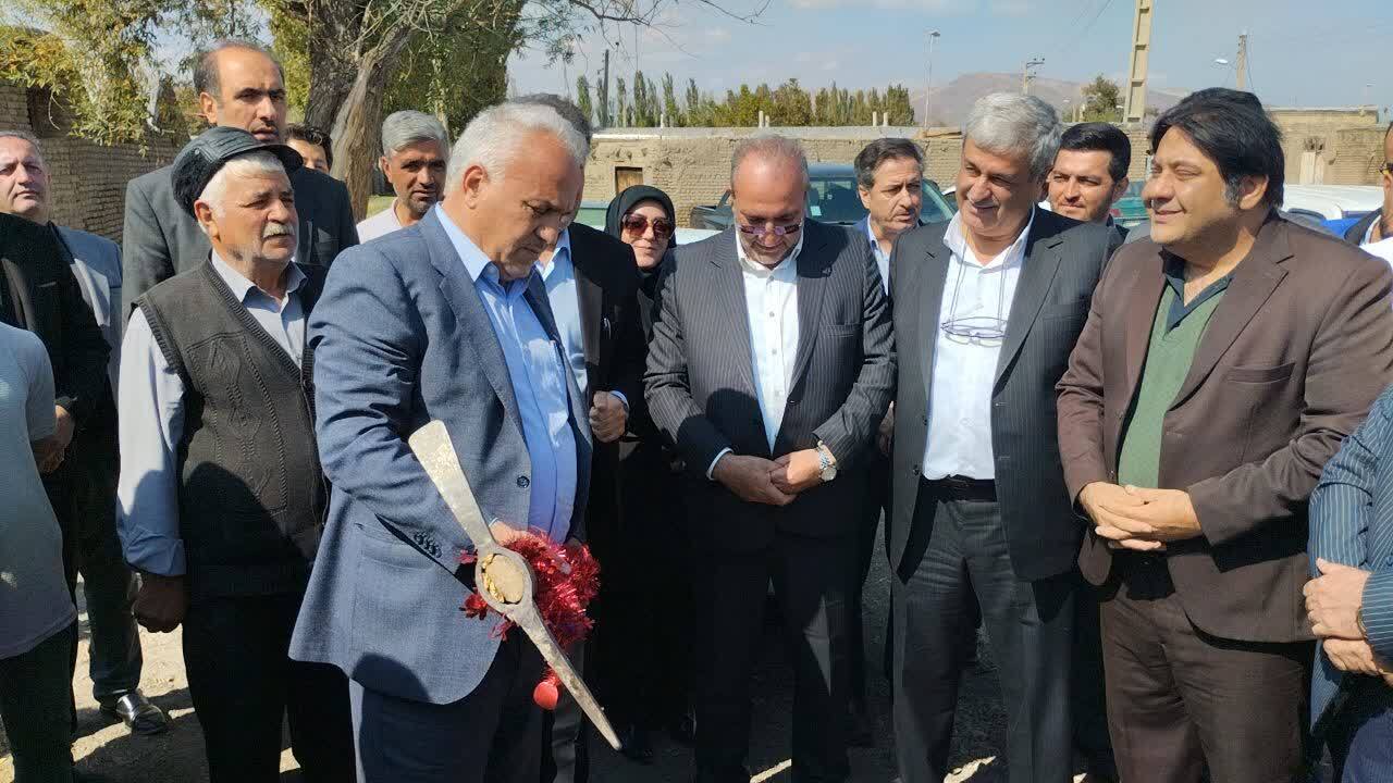 کلنگ‌زنی پروژه بهسازی و روکش آسفالت محور هندوان – دلجلو با اعتبار ۱۷۶ میلیارد ریال
