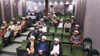 مدیران ادارات به اقامه نماز اول وقت توجه ویژه داشته باشند.