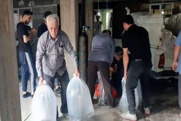 توزیع بچه ماهی ترویجی برای استخرهای دو منظوره کشاورزی آذربایجان غربی