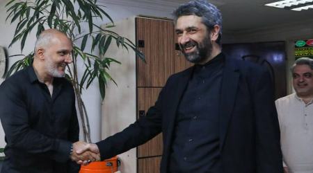معاون دفتر پزشکیان: قیمت بنزین در کشور ما مفت است و باید گران شود
