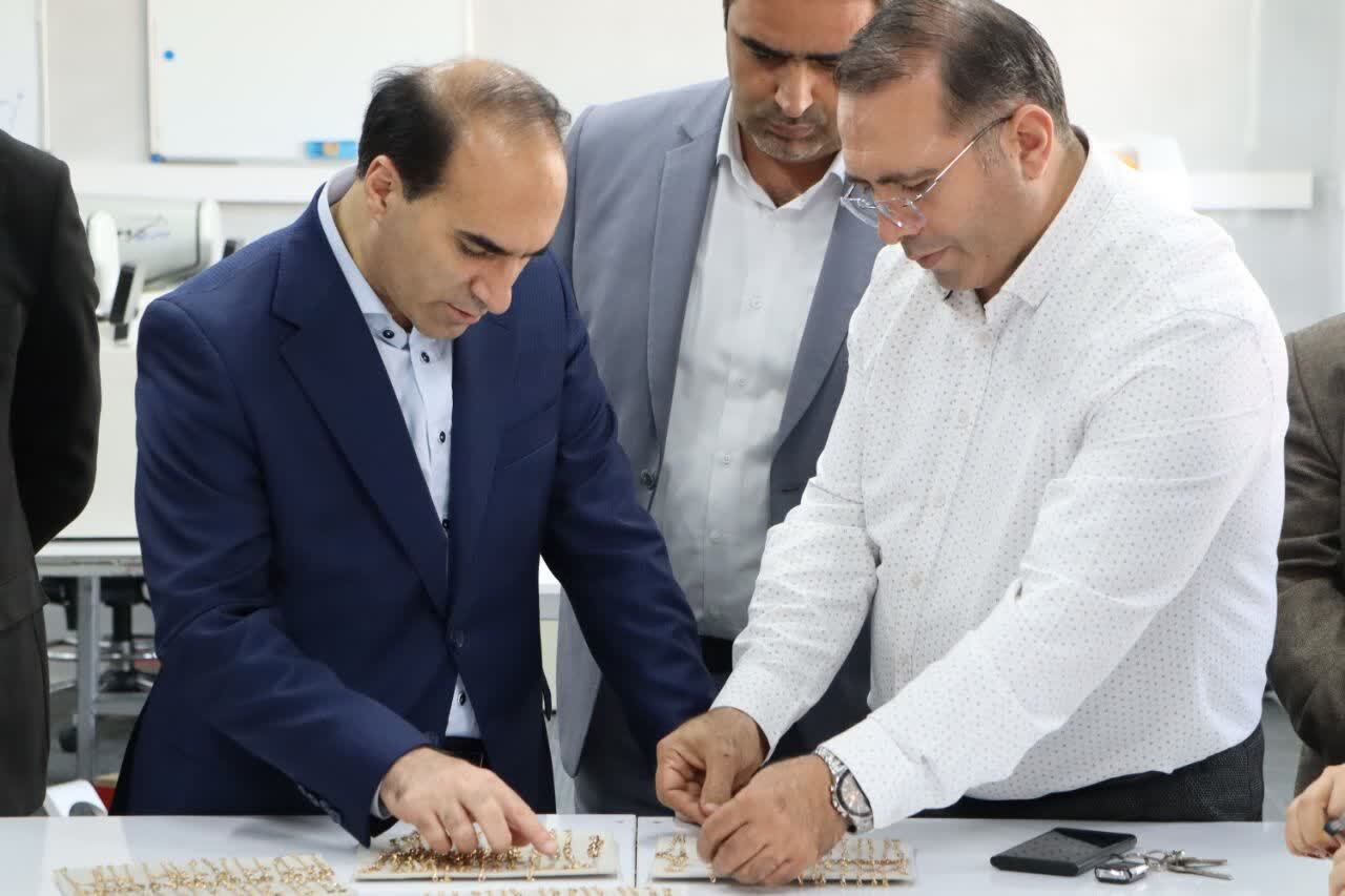 پیام آذری