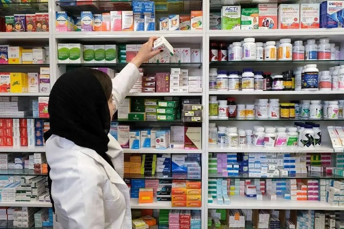 شورای عالی داروخانه‌ها: ذخایر استراتژیک انبارهای دارویی در کشور، کاهش یافته/ نقدینگی مورد نیاز برای واردات دارو وجود ندارد