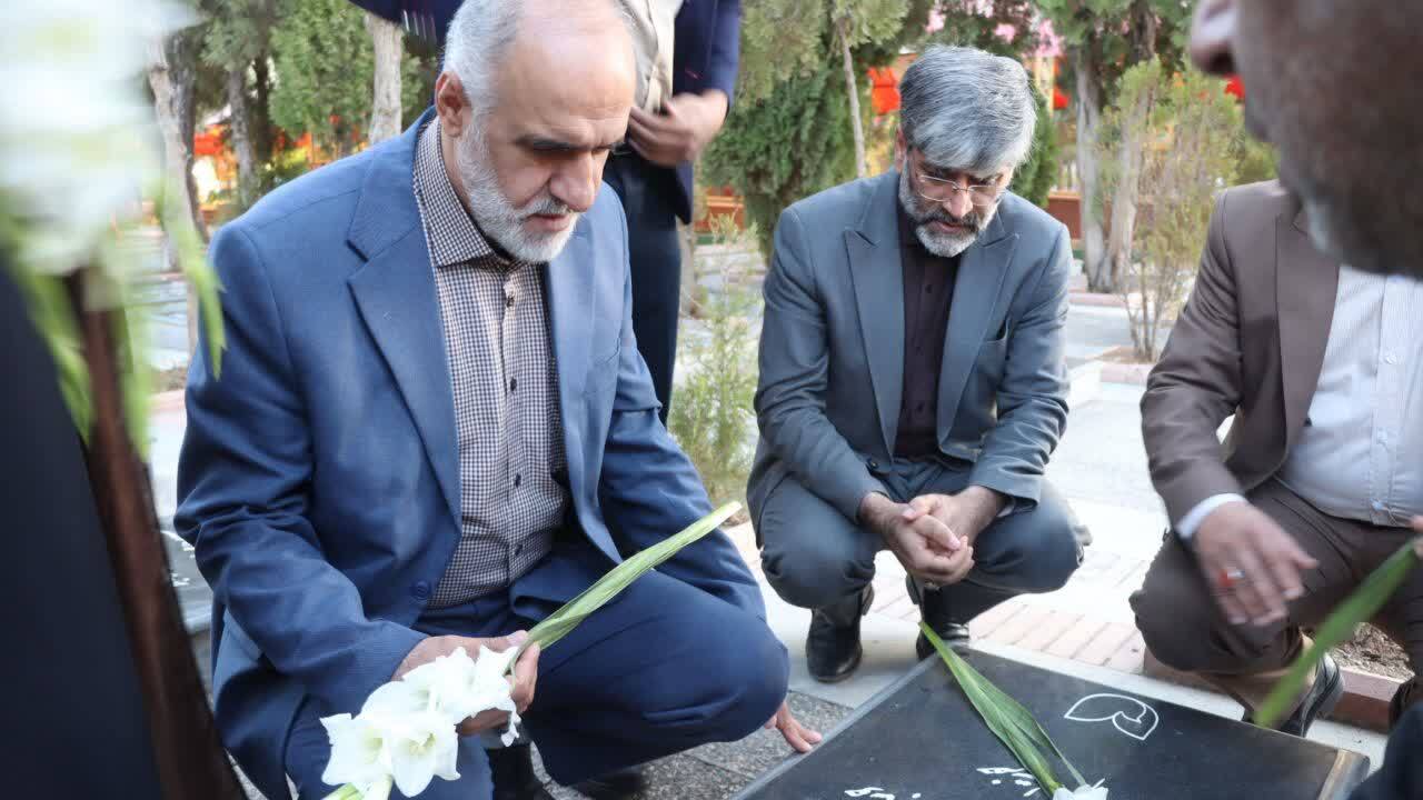 پیام آذری