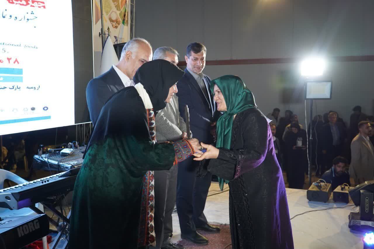 پیام آذری