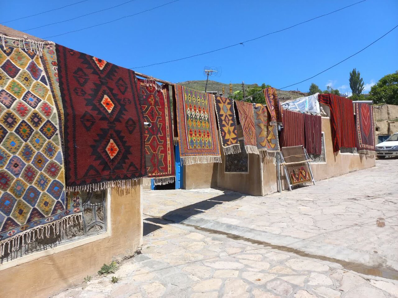 پیام آذری