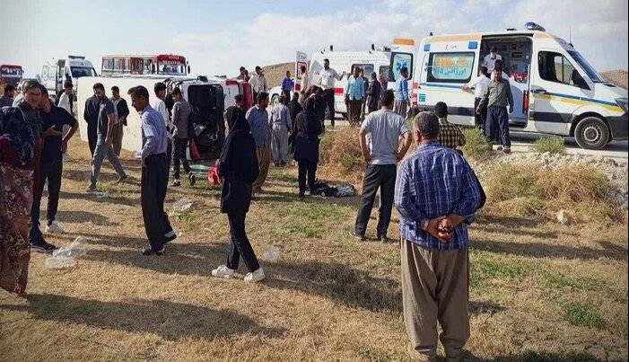 ۱۱ نفر از دانش‌آموزان حادثه مینی‌بوس در نقده از بیمارستان ترخیص شدند