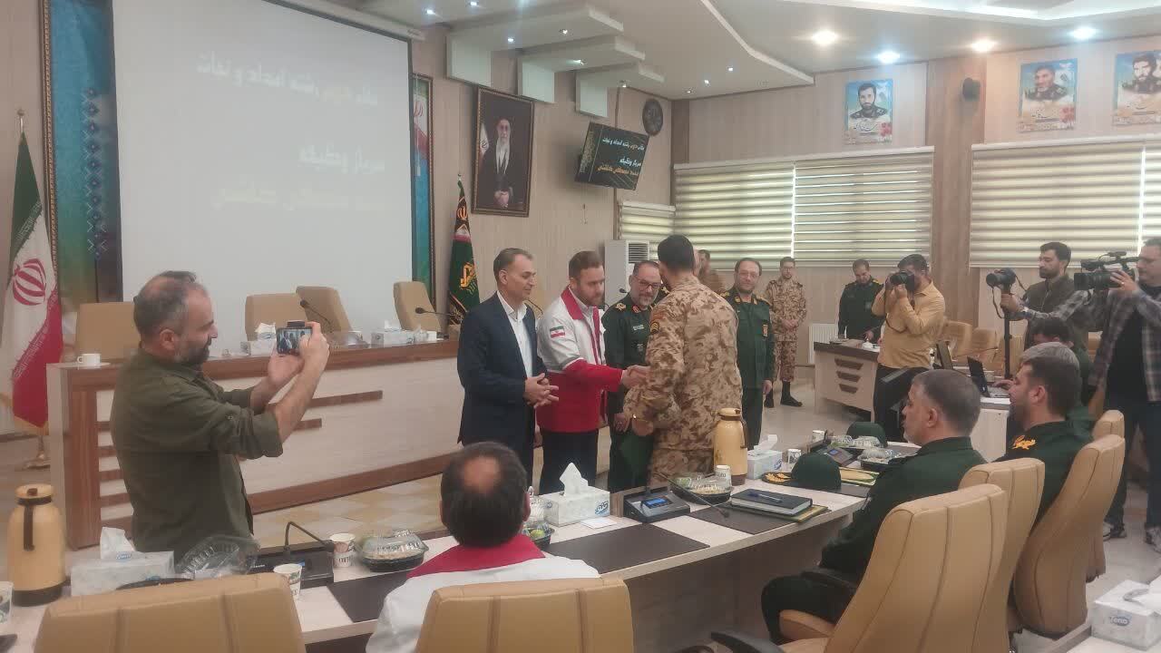 پیام آذری