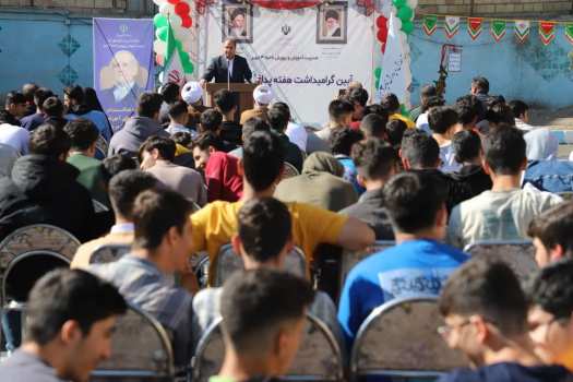 در عصر کنونی سواد رسانه‌ای، سنگ‌بنای پدافند غیرعامل در مدارس است